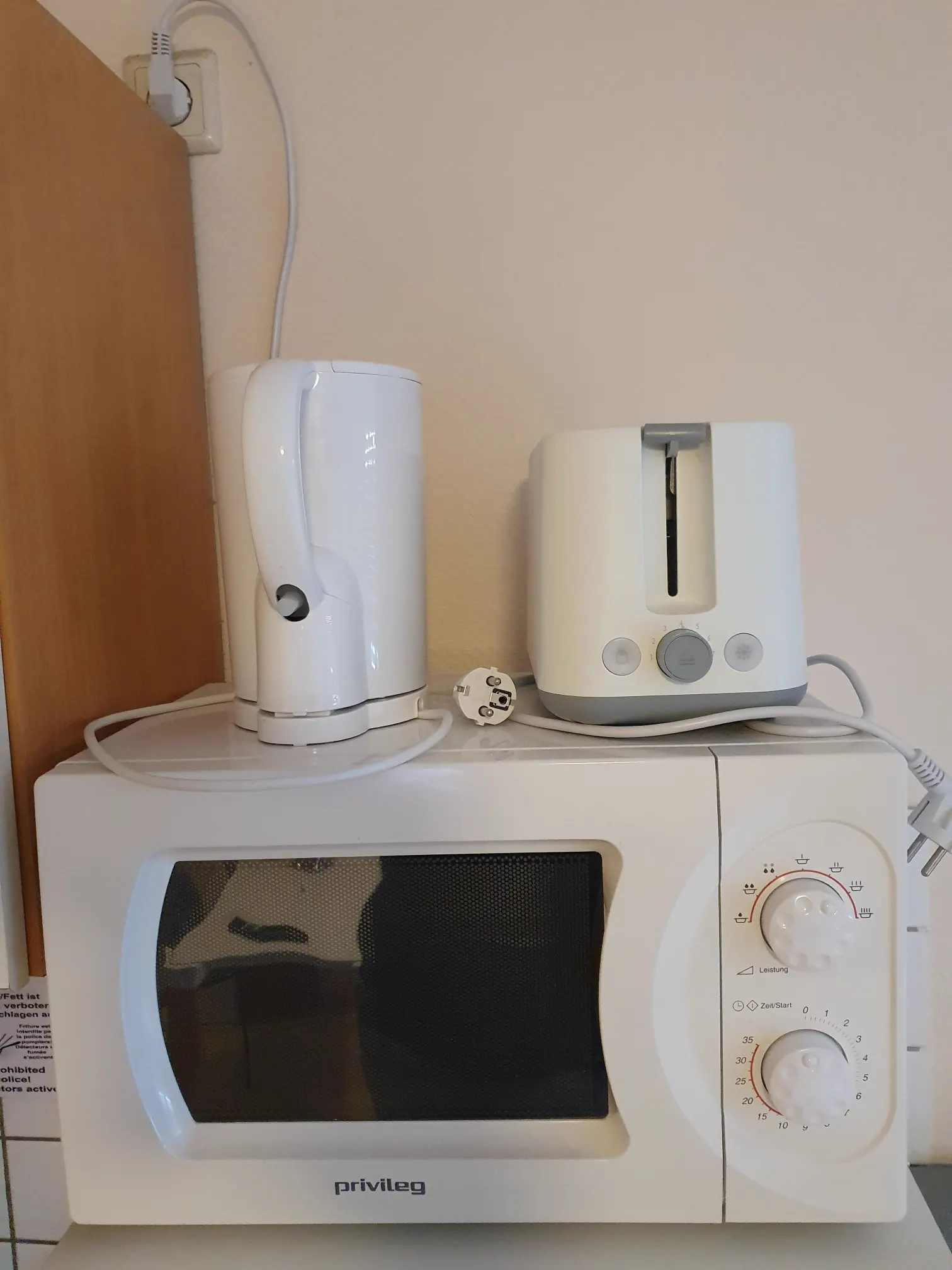 Mikrowelle, Wasserkocher und Toaster im King-Studio